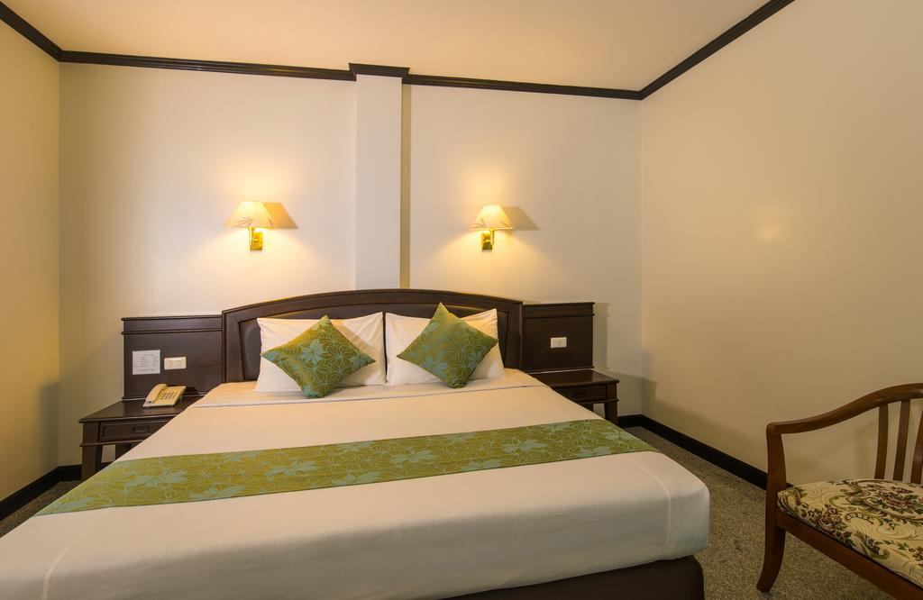 Green House Hotel Krabi town Exteriör bild